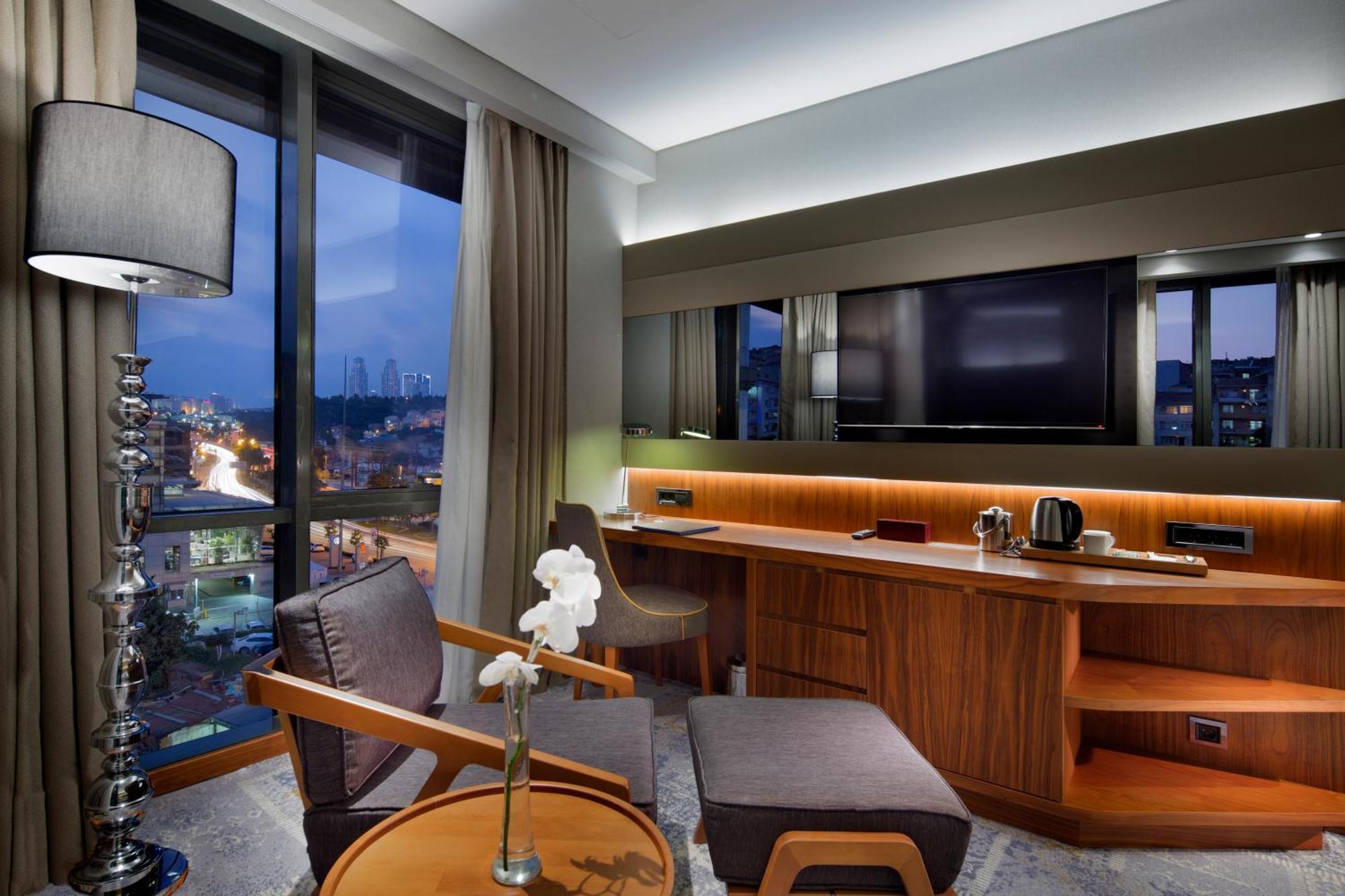 Hotel Doubletree By Hilton Istanbul - Piyalepasa Exterior foto